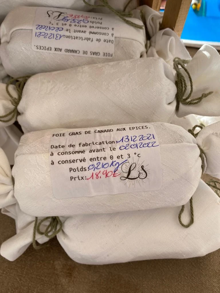 Foie gras de canard mi-cuit  Nature,  Figues ou Epices de Noel